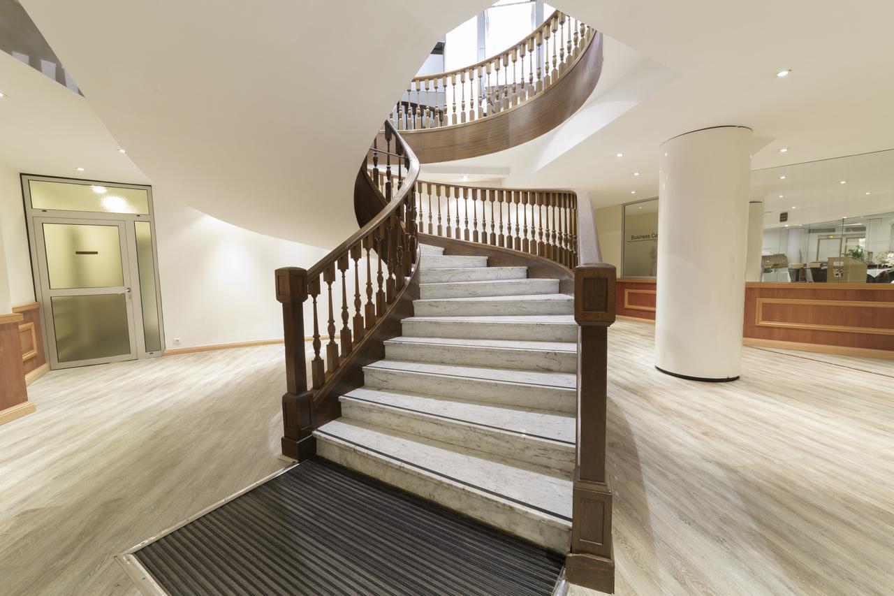 Anantara Plaza Nice Hotel - A Leading Hotel Of The World Екстериор снимка The staircase in the main entrance